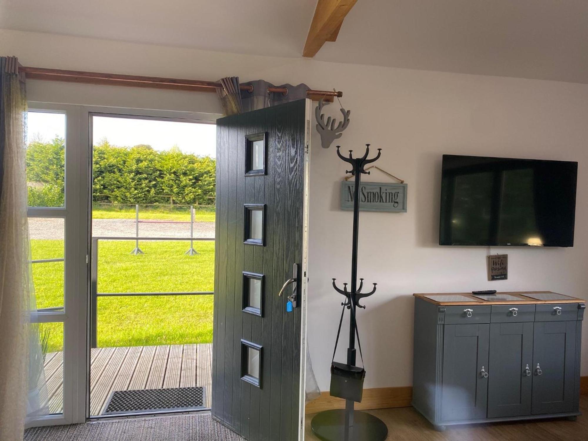 King Richard'S Luxury Lodge - Sleeps Up To 8 ,Dog Friendly ,Near Sherwood Forest At Fairview Farm In Nottingham Set In 88 Acres And Great For Groups,Family Gatherings,Corporate Events Exteriör bild